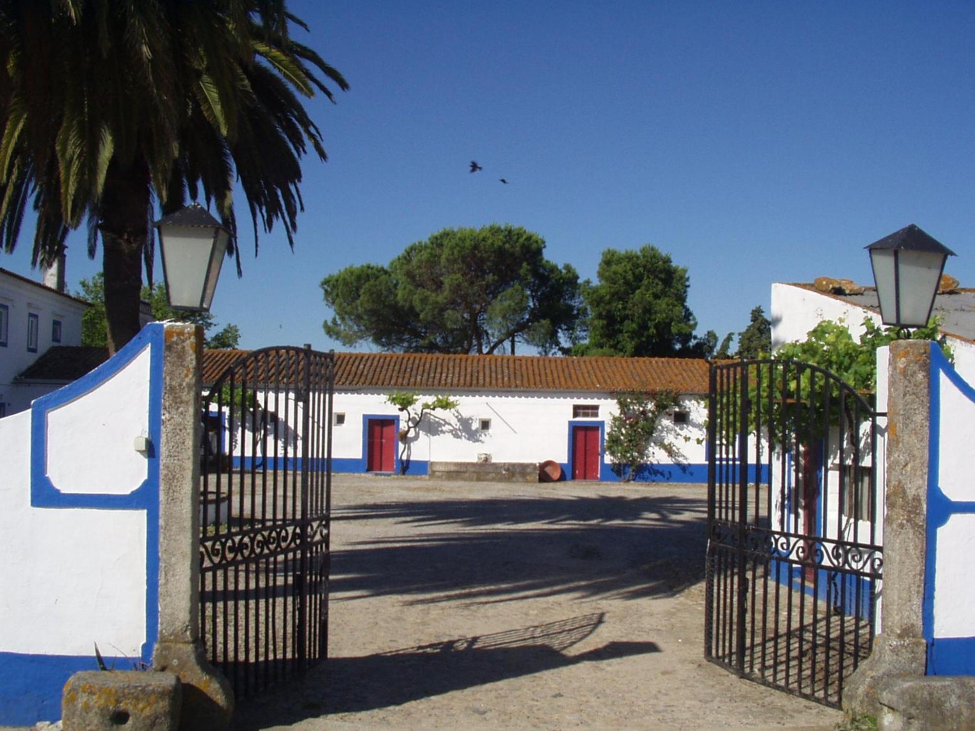 Monte Da Serralheira Agro Turismo Évora Kültér fotó