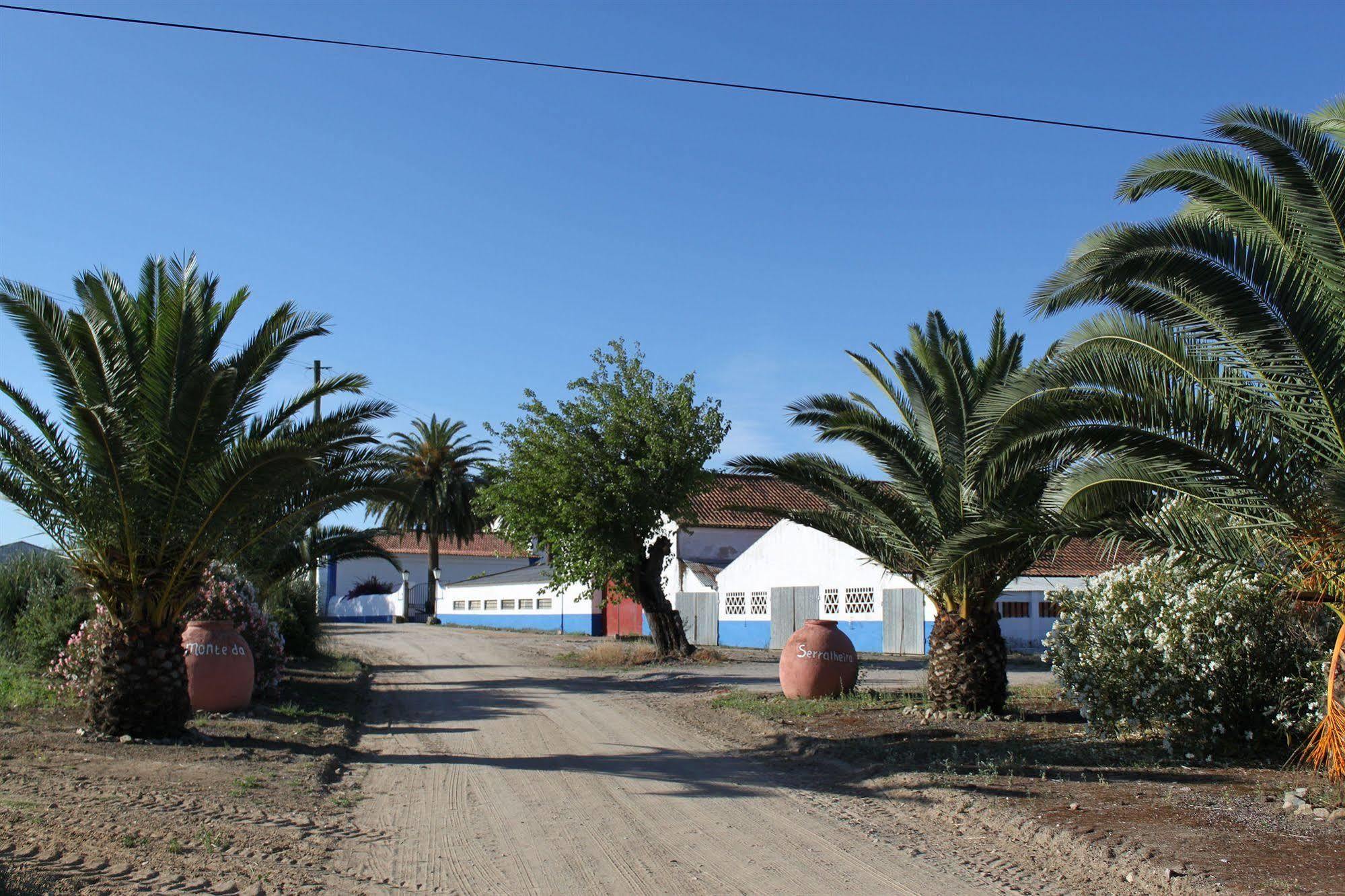 Monte Da Serralheira Agro Turismo Évora Kültér fotó